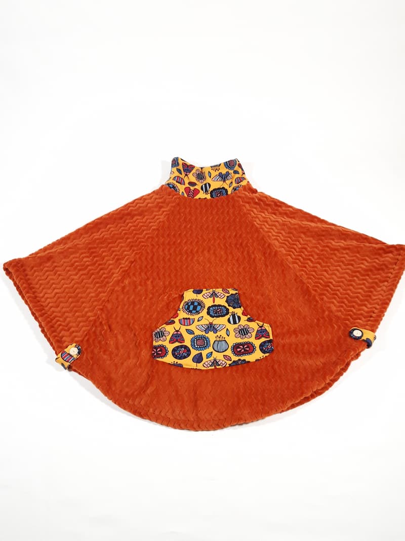 poncho_alaska_ado_polaire_oekotex_polyester_et_empiècements_jersey_coton_devant_bugs pull poncho ado terre cuite bugs