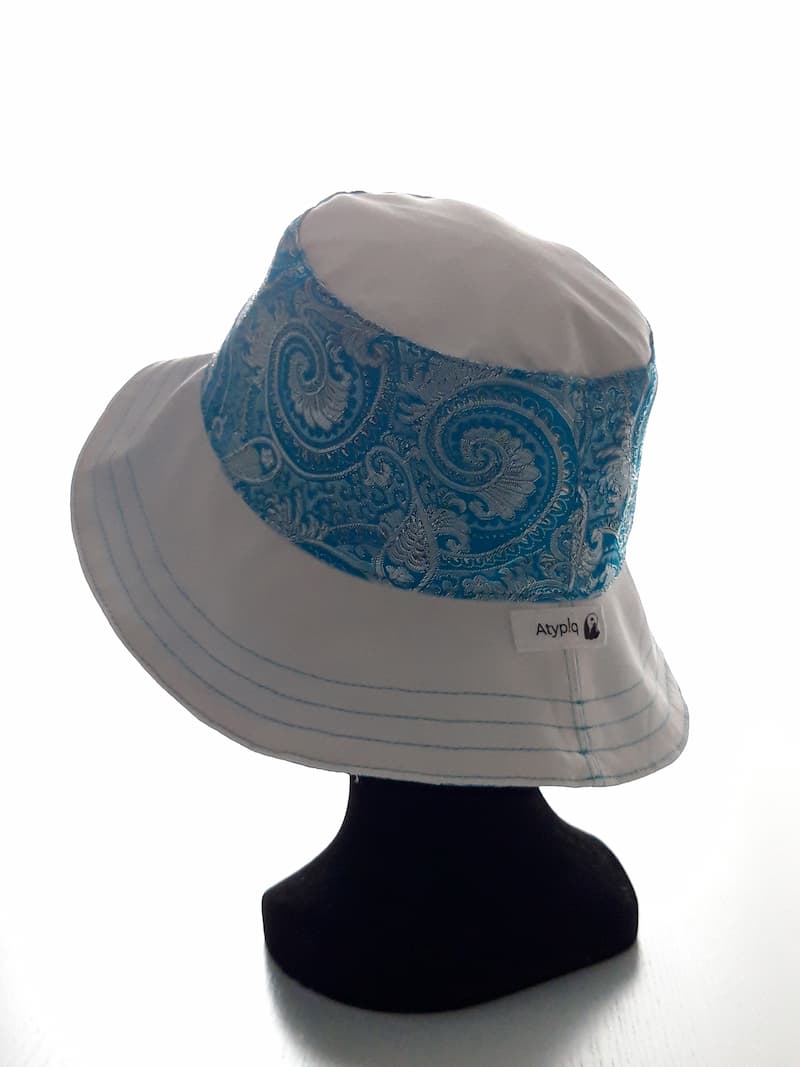 Chapeau_femme_réversible_bob_été_coton_et_synthétique_dos_blanc_et_bleu Chapeau femme réversible dos